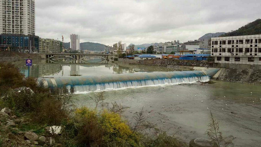 利来国际最老牌网橡胶坝应用于河南内河治理工程